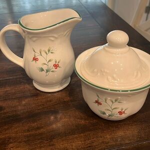Pfaltzgraff Winterberry Creamer Set